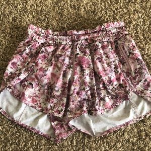 Lulu lemon tracker short 4’”